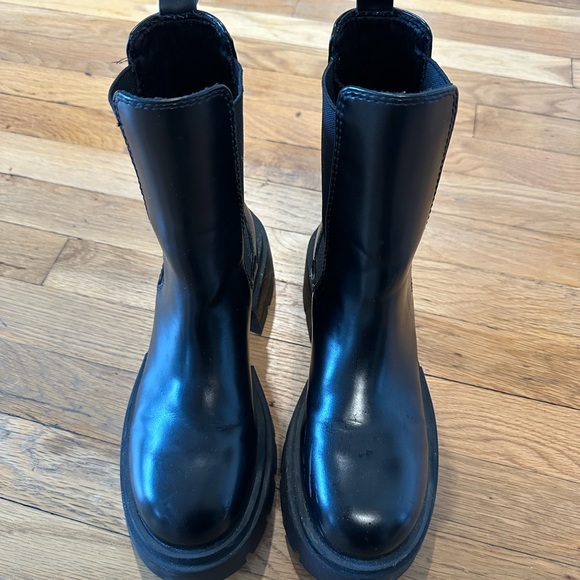 Mid-Calf Boots - Picture 4 of 8